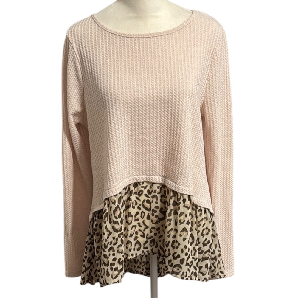 UMGEE waffle knit long sleeve with cheetah accent size small